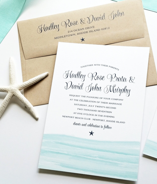 Tema pantai dengan gambar ombak dan bintang laut